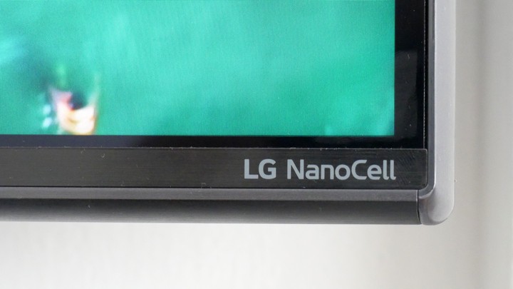 מבט מהצד טלוויזיית LG NanoCell NANO95 8K