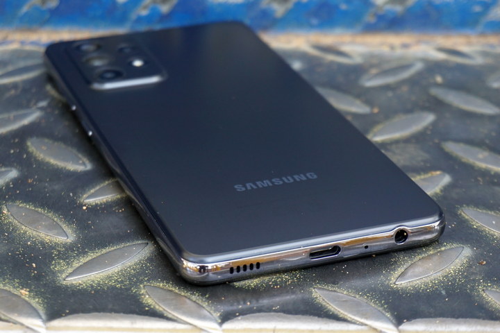 Alleviation Or either forgetful סקירה: Samsung Galaxy A52 - טלפון שוק ביניים עם נגיעות של קצת יותר