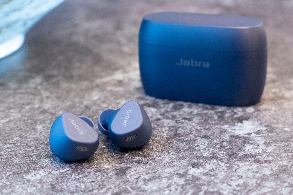 Jabra Elite 4 Active: Sehr kleine Bluetooth-Hörstöpsel mit ANC für 120 Euro - Golem.de